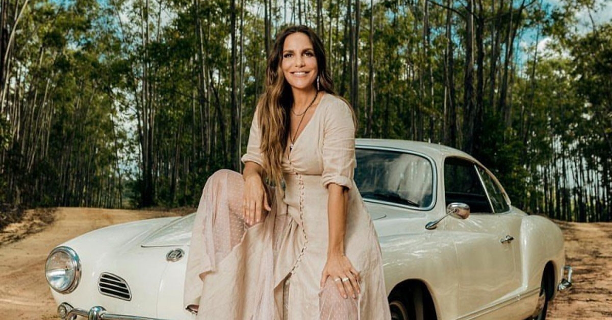 Ivete Sangalo inaugura ferramenta do Facebook