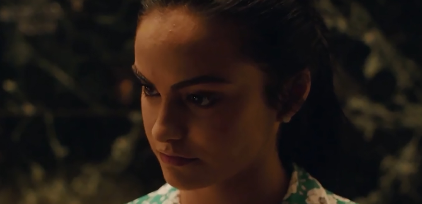 The Chainsmokers lança clipe de “Side Effects”, com participação da atriz Camila Mendes