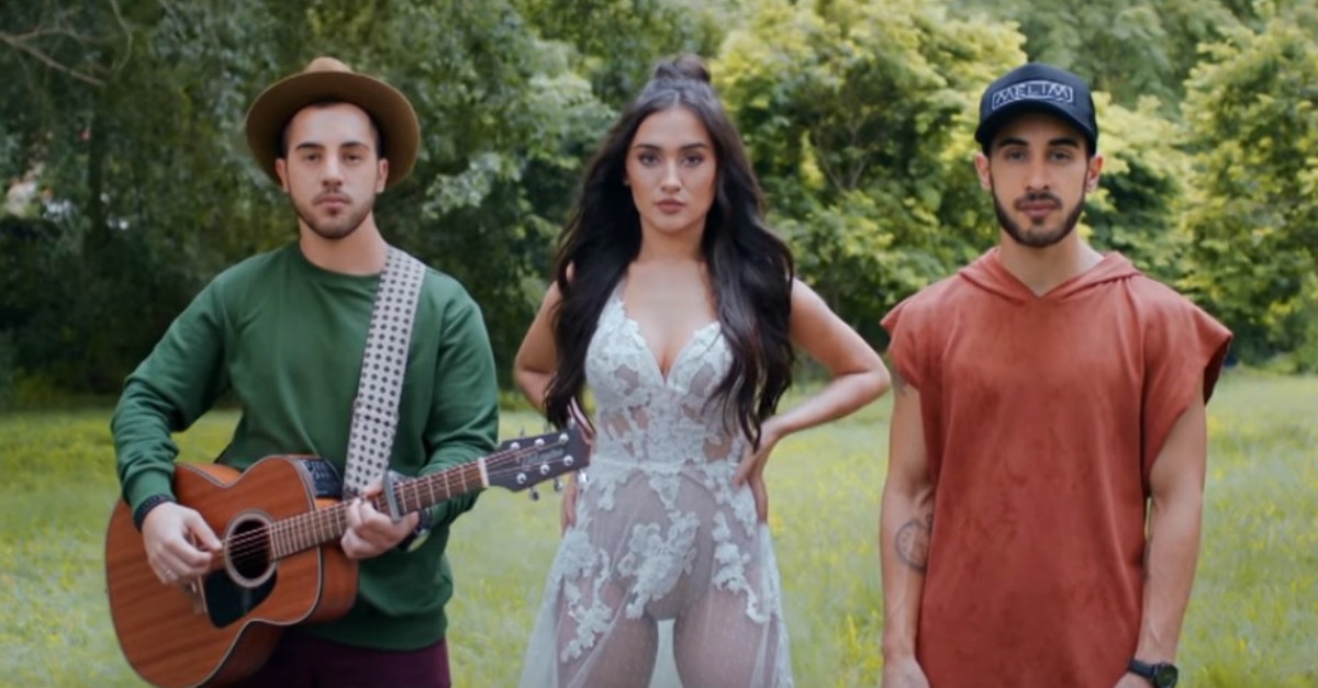 Melim lança clipe de “Dois Corações” em clima cinematográfico