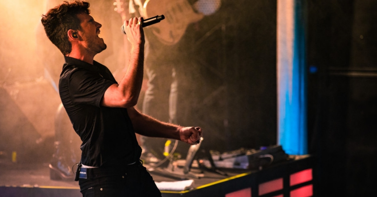 Jão compartilha vídeos gravados ao vivo durante a Turnê Lobos no Rio de Janeiro