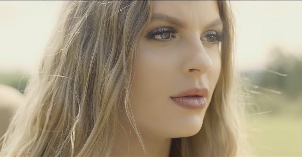 Luísa Sonza homenageia mãe no clipe de “Eliane”; vem assistir!