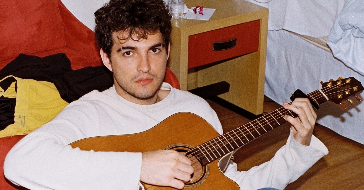 “Anti-Herói” | Em novo álbum, Jão expressa o amor ‘no sentido mais cruel’