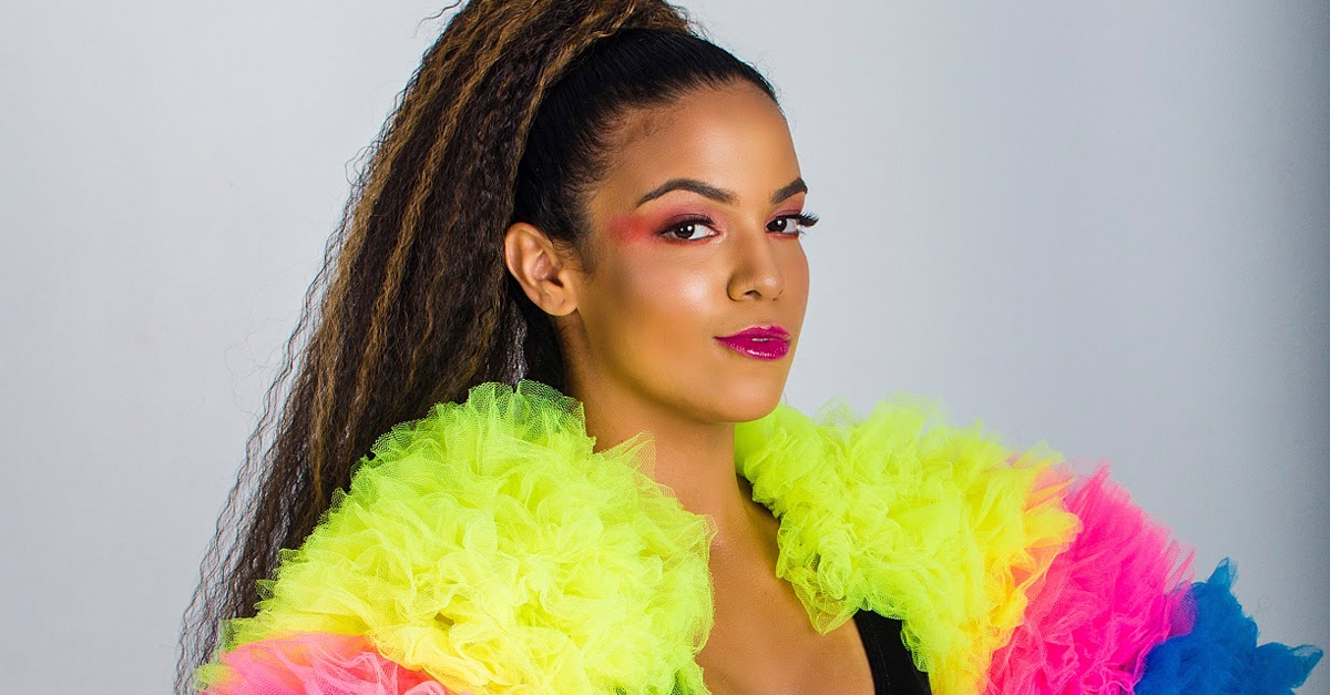 Entrevista | Bruna Strait fala sobre ligação com o Carnaval e como lida com a agenda cheia no período de folia