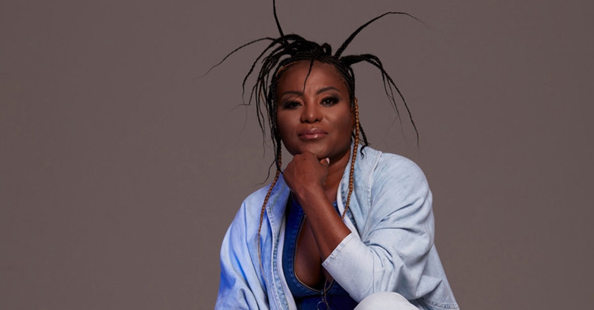 Karin Hils aposta no romantismo com a faixa “Pra Você Ficar”; ouça