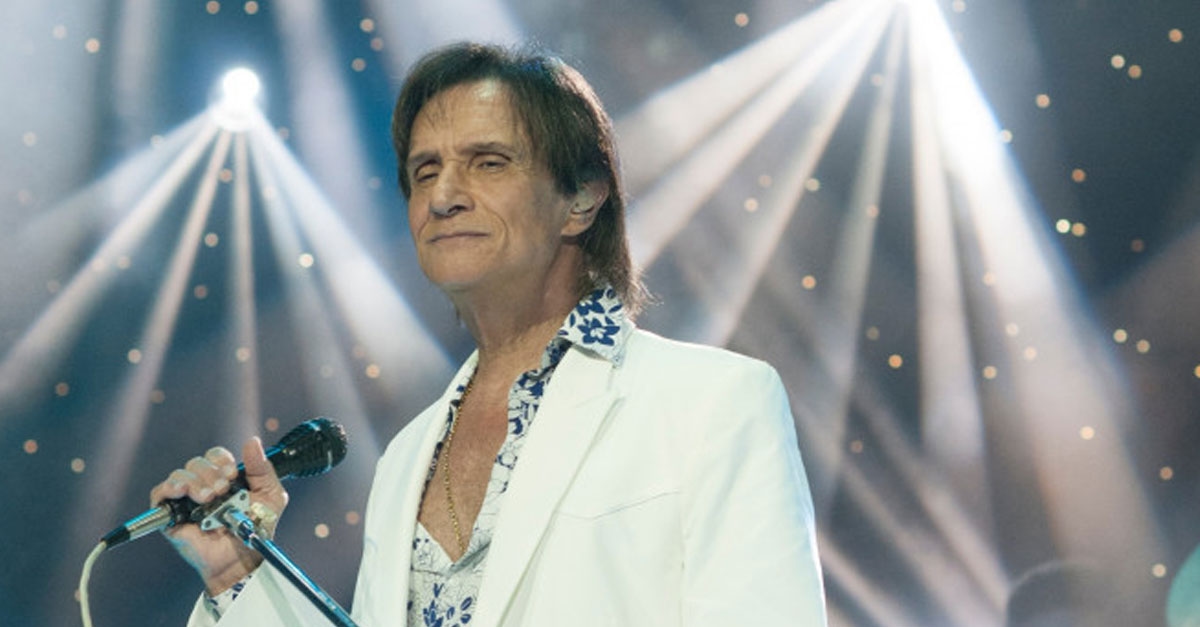 Roberto Carlos se apresenta em live neste domingo