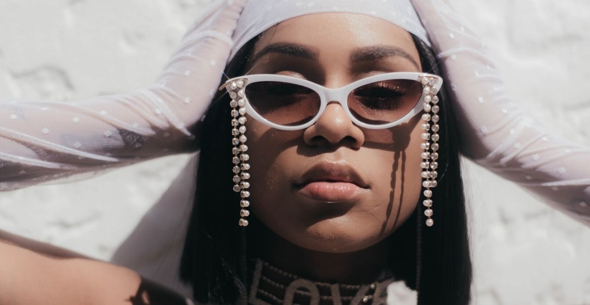 MC Rebecca lança “Te levar Pro Cantin”, do EP “Carentena”