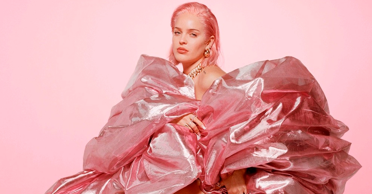 Anne-Marie lança single em parceria com Doja Cat; ouça “To Be Young”!