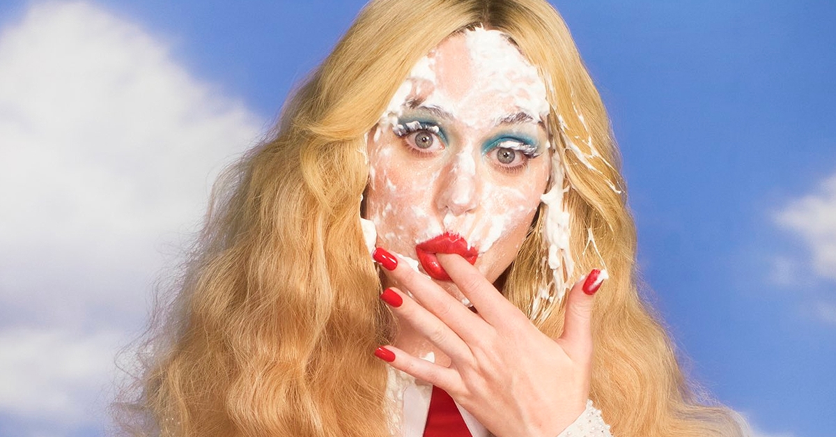 Katy Perry divulga remix de “Resilient” com colaboração de Tiësto e Aitana