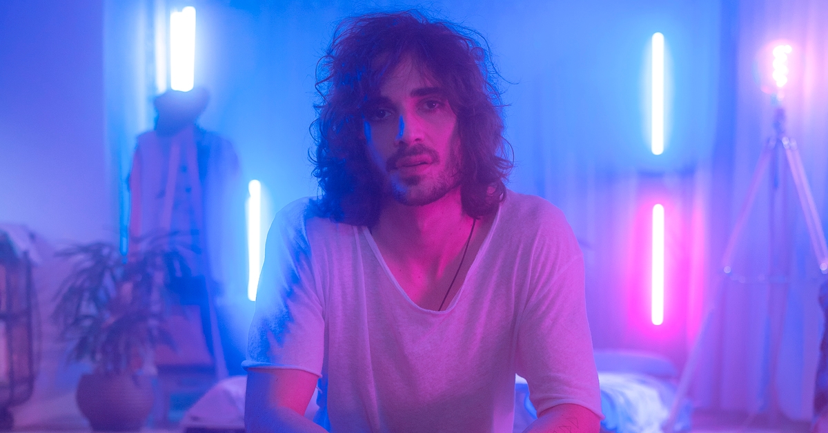 Confinado no BBB21, Fiuk lança single “Amor da Minha Vida”; assista o clipe!