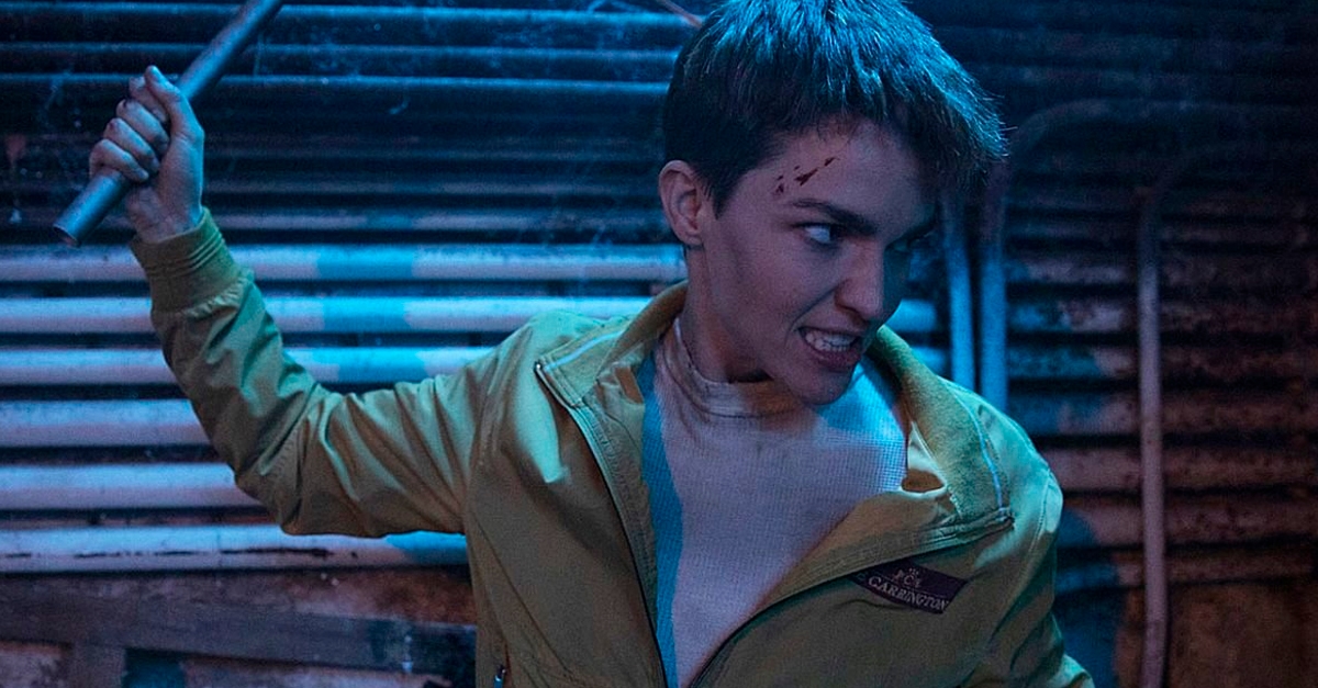 Ruby Rose vive uma ex-soldado do exército em “A Protetora”, lançamento do selo Première Telecine