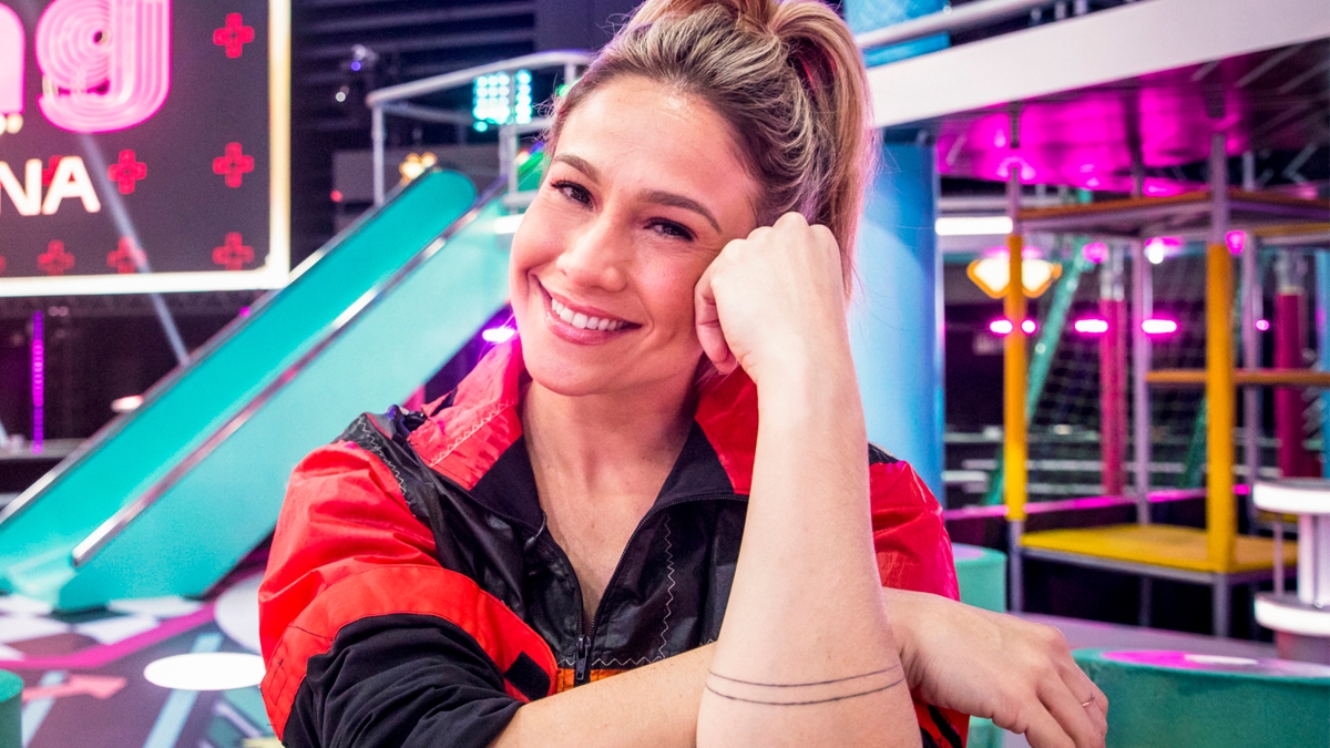 Fernanda Gentil recebe médicos e enfermeiros na estreia do Zig Zag Arena