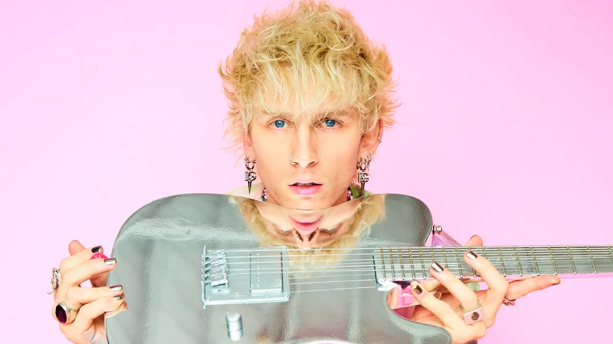 Machine Gun Kelly lança “mainstream sellout”, o sexto disco da carreira; ouça!