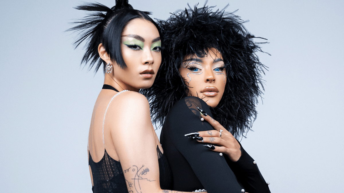 Pabllo Vittar e Rina Sawayama lançam videoclipe cheio de conceito e coreografia para “Follow Me”; assista!