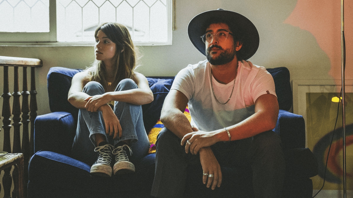 Zeeba e Clarissa lançam a romântica “O Quanto Eu Gosto de Você”; assista!