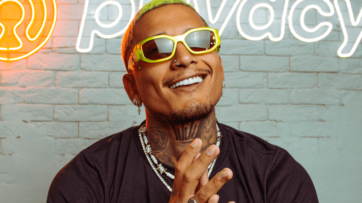 Dynho Alves fica irritado com Christian Figueiredo em podcast: “Vou gravar com a sua mulher”