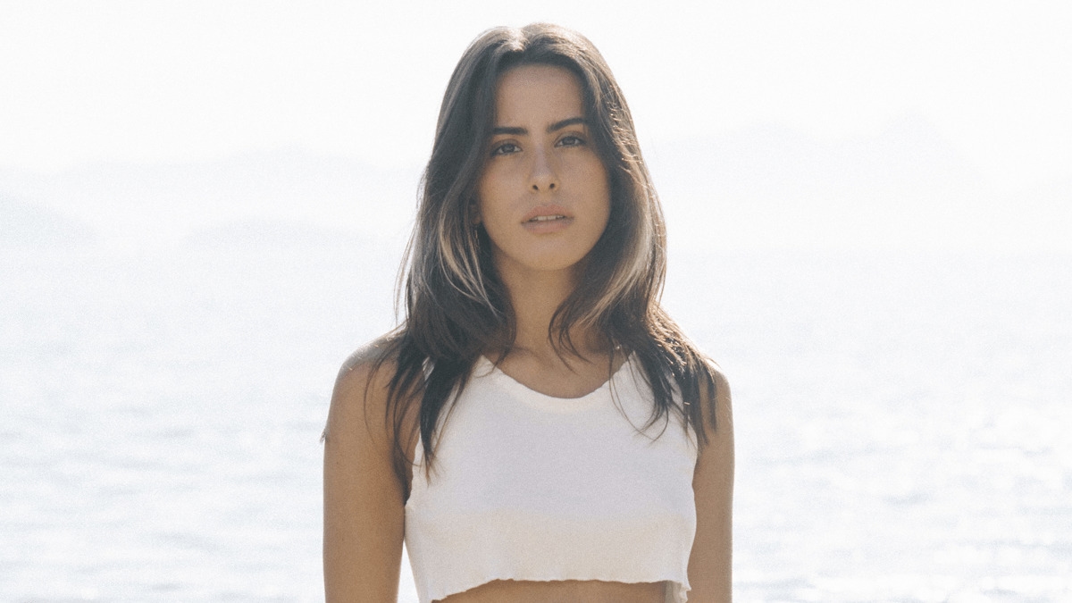 “Pensei em Esquecer o Amanhã”: Ana Morais une letras maduras e reflexões pessoais no disco de estreia; ouça!