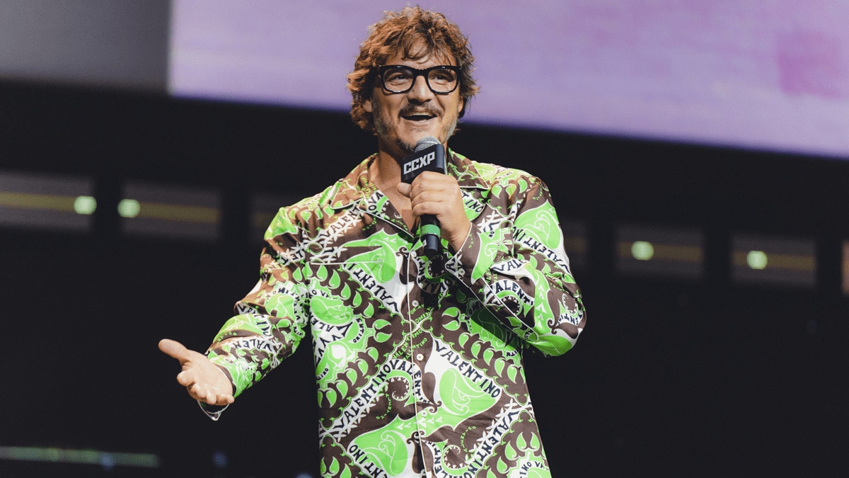 Pedro Pascal aparece de surpresa na CCXP22 para revelar detalhes da 3ª temporada de “The Mandalorian”