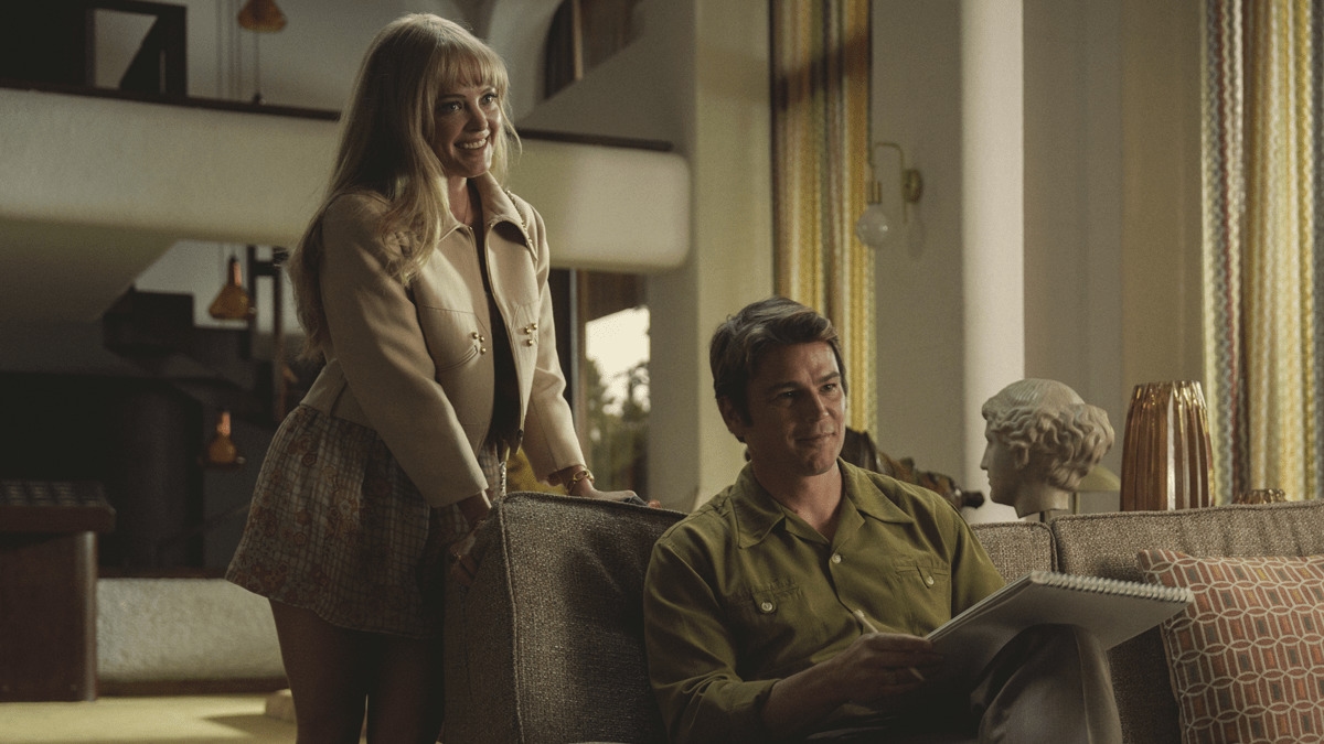 “Black Mirror”: 6ª temporada estreia em junho e terá Aaron Paul e Salma Hayek no elenco; veja teaser