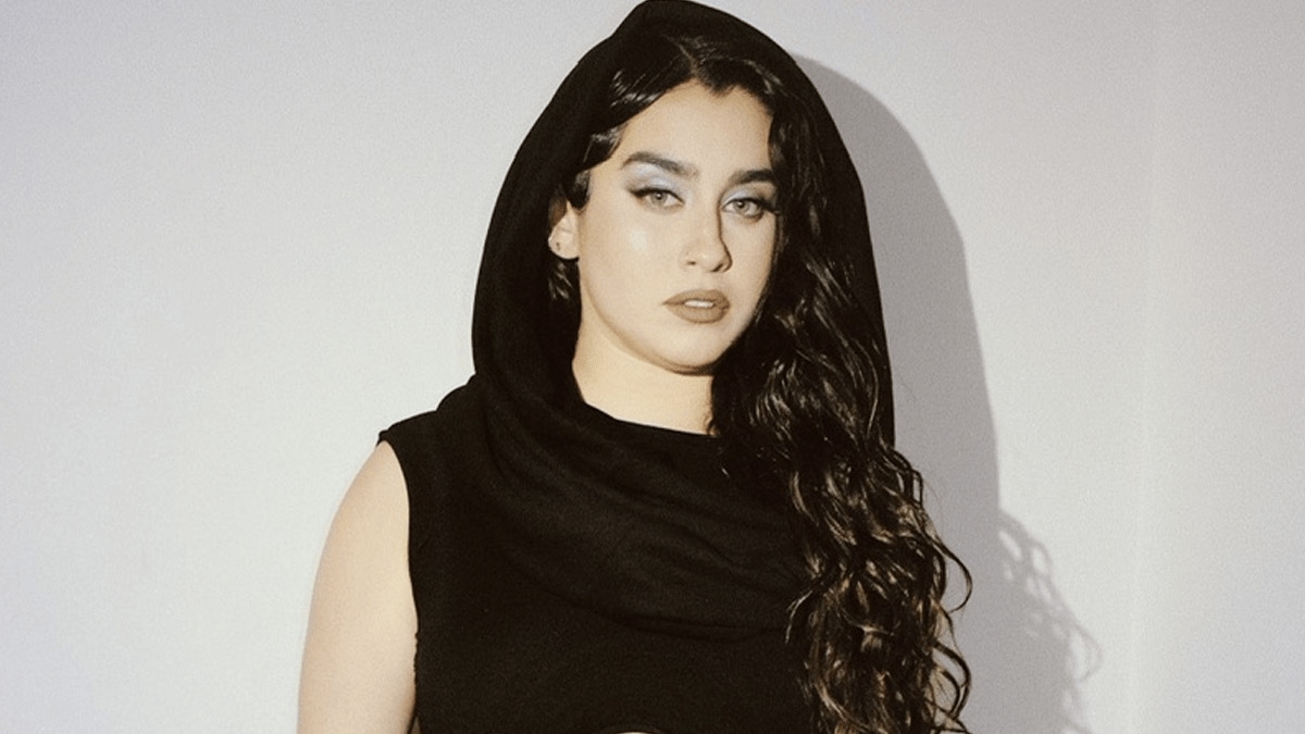Estilista brasileiro assina look de Lauren Jauregui na festa de lançamento de novo EP