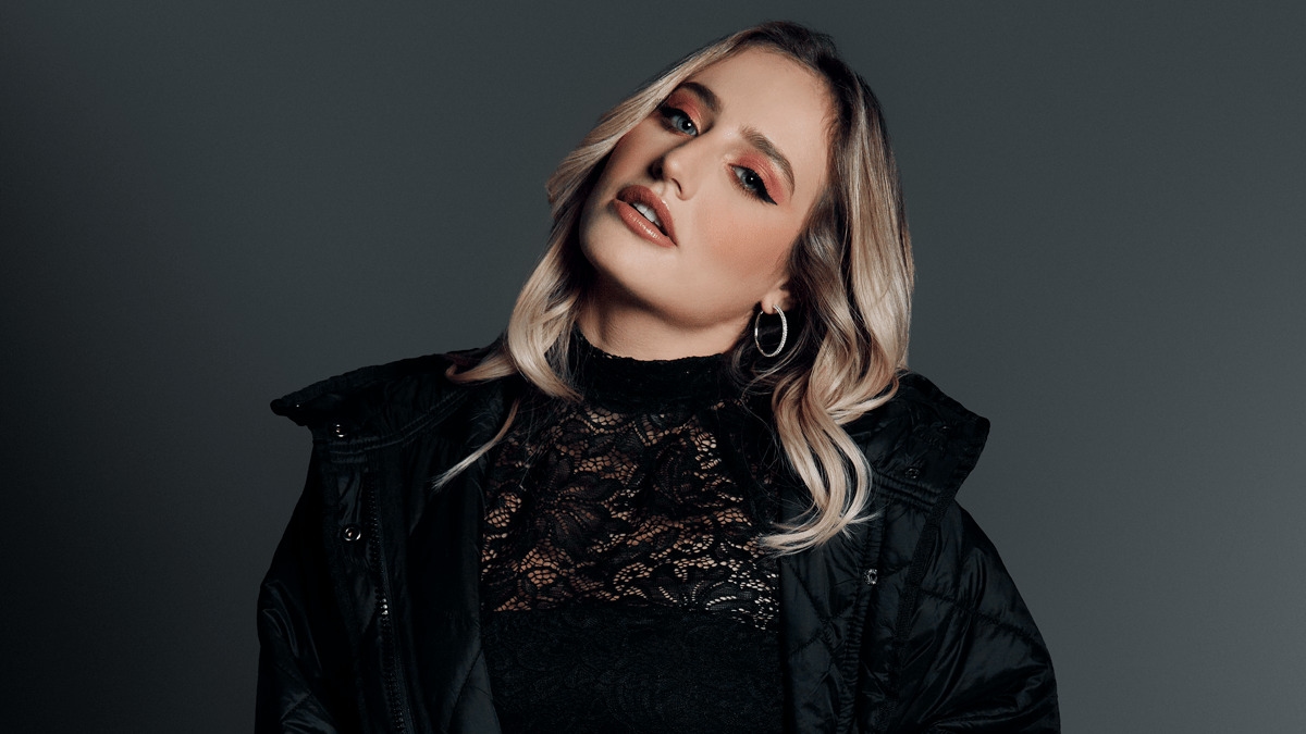 Bruna Griphao explora lado melancólico no single “Queimar”; confira!