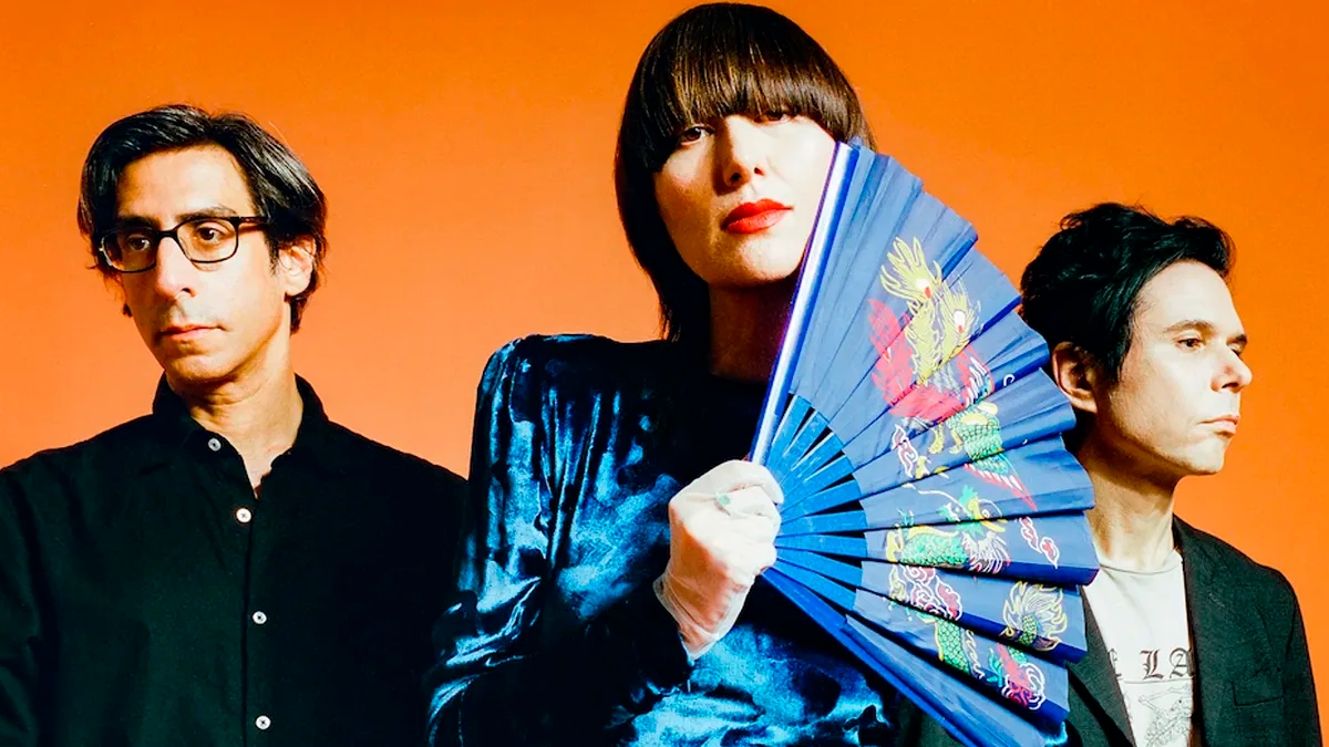 Queens Of The Stone Age cancela show no The Town e Yeah Yeah Yeahs substitui