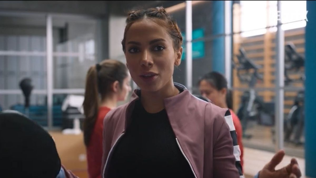 Anitta ensina defesa pessoal em trailer da sétima temporada de “Elite”
