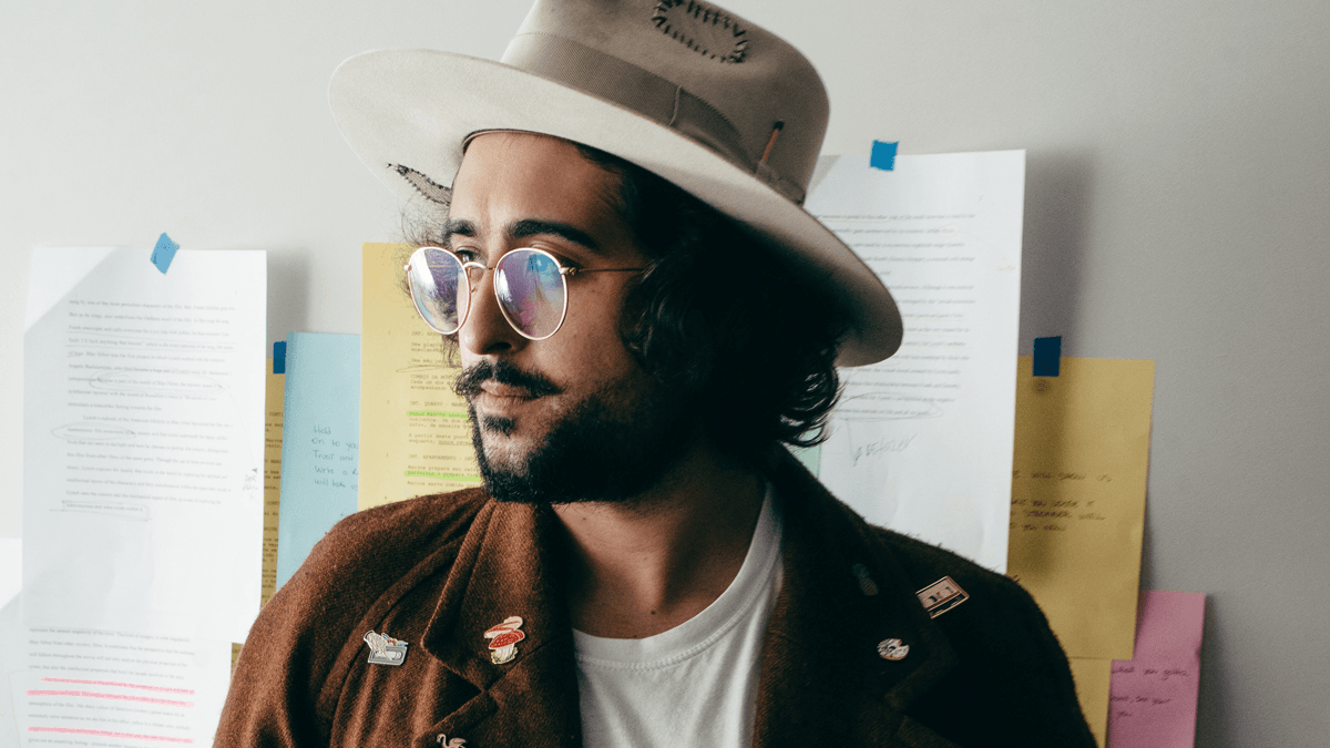 Zeeba dá spoiler de novo projeto com o single “Segredos da Vida”; assista ao clipe!