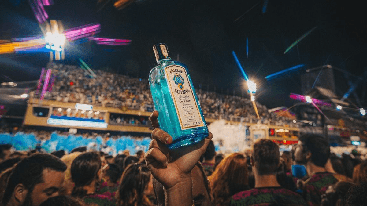 Bombay eleva a experiência do Carnaval com ativações exclusivas em cinco camarotes na Sapucaí