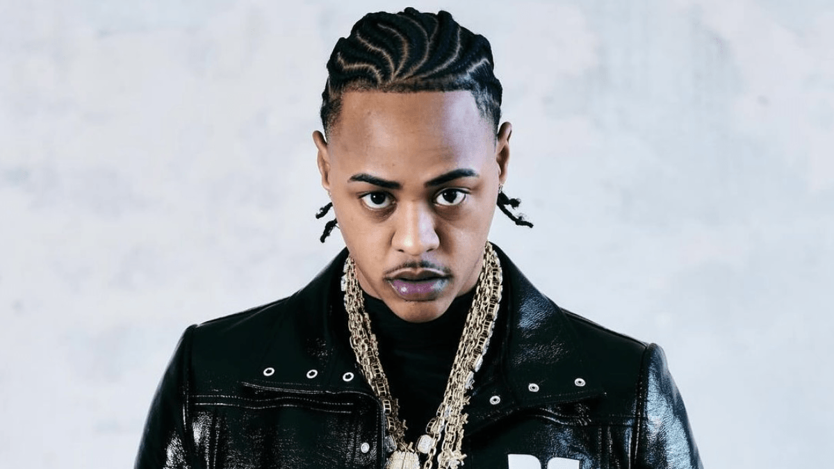 Tz da Coronel comemora aniversário com clipe de “Amanheceu”