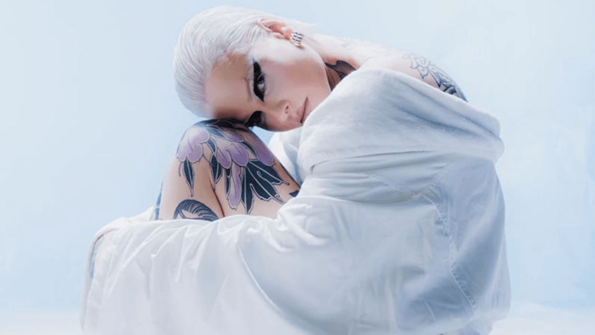 Bárbara Grando inicia nova fase na carreira com o EP “Vaso Alquímico”