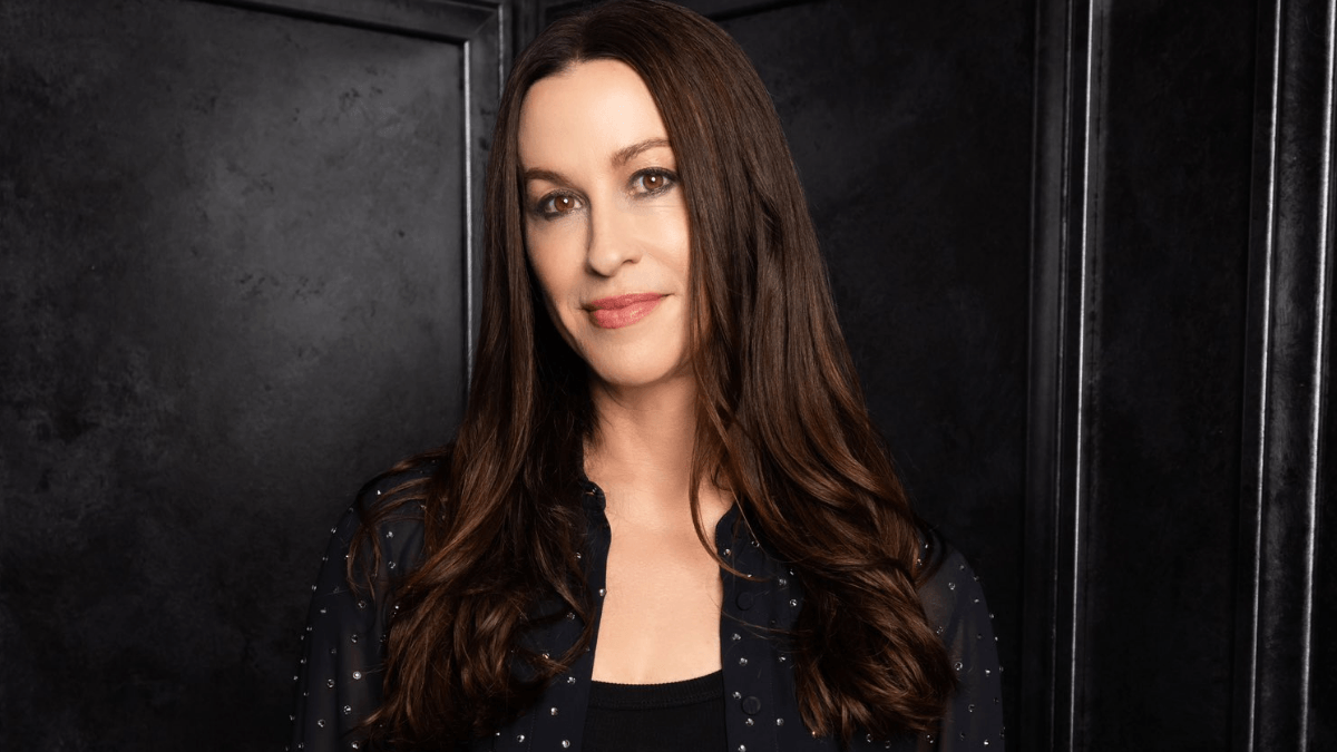 Alanis Morissette faz história com show memorável e nostálgico no Lollapalooza Brasil 2025