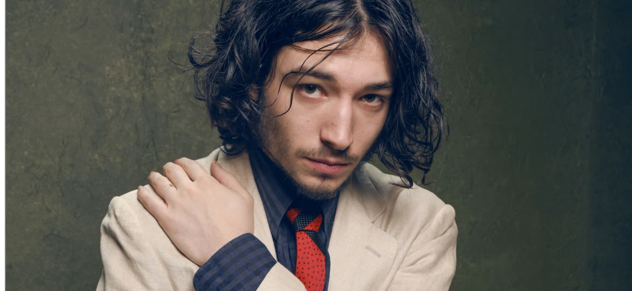 Ezra Miller será a versão jovem de Salvador Dalí
