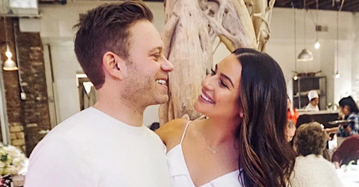 Lea Michele confirma gravidez com foto mostrando barriga: “Tão Grata!”
