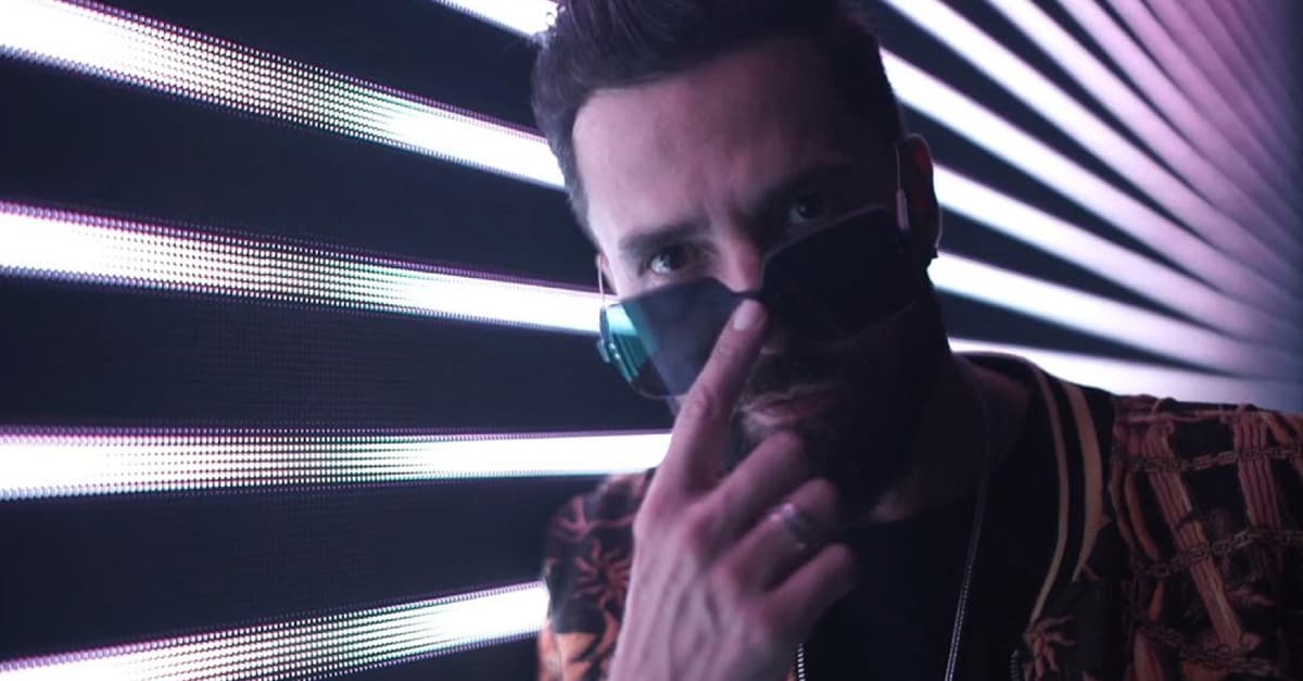 “Lap Dance” | Vem conferir o novo clipe do Latino