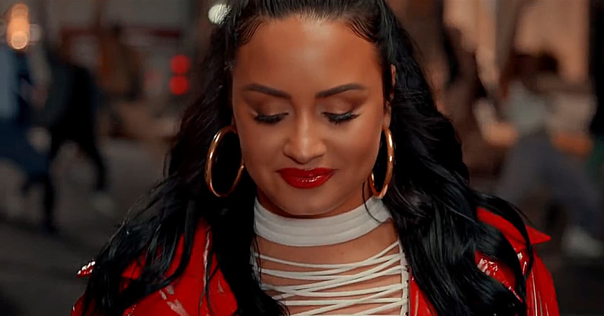 Com mensagem empoderadora, Demi Lovato lança “I Love Me”; assista o clipe!