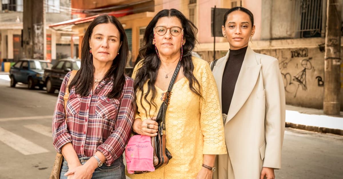 Resumo semanal “Amor de Mãe”: Danilo descobre que Thelma perdeu um filho num incêndio e mais!