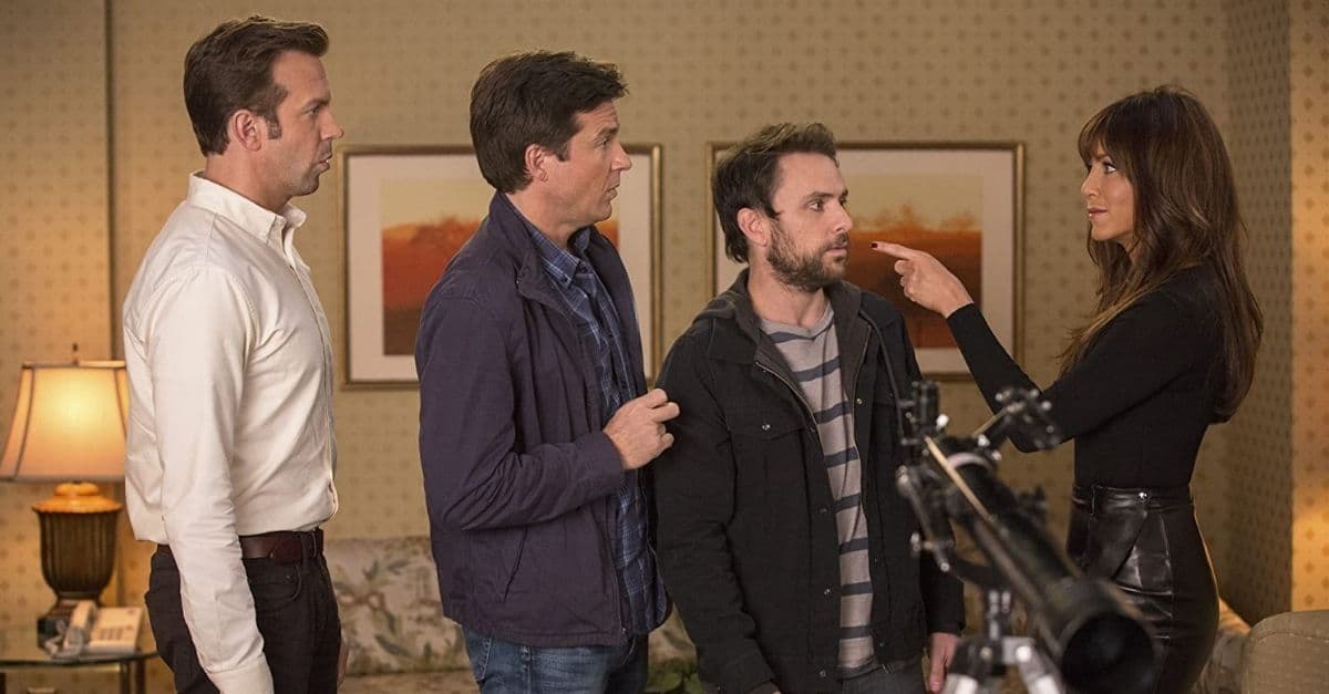 Rede Globo exibe “Quero Matar Meu Chefe 2” no Supercine deste sábado