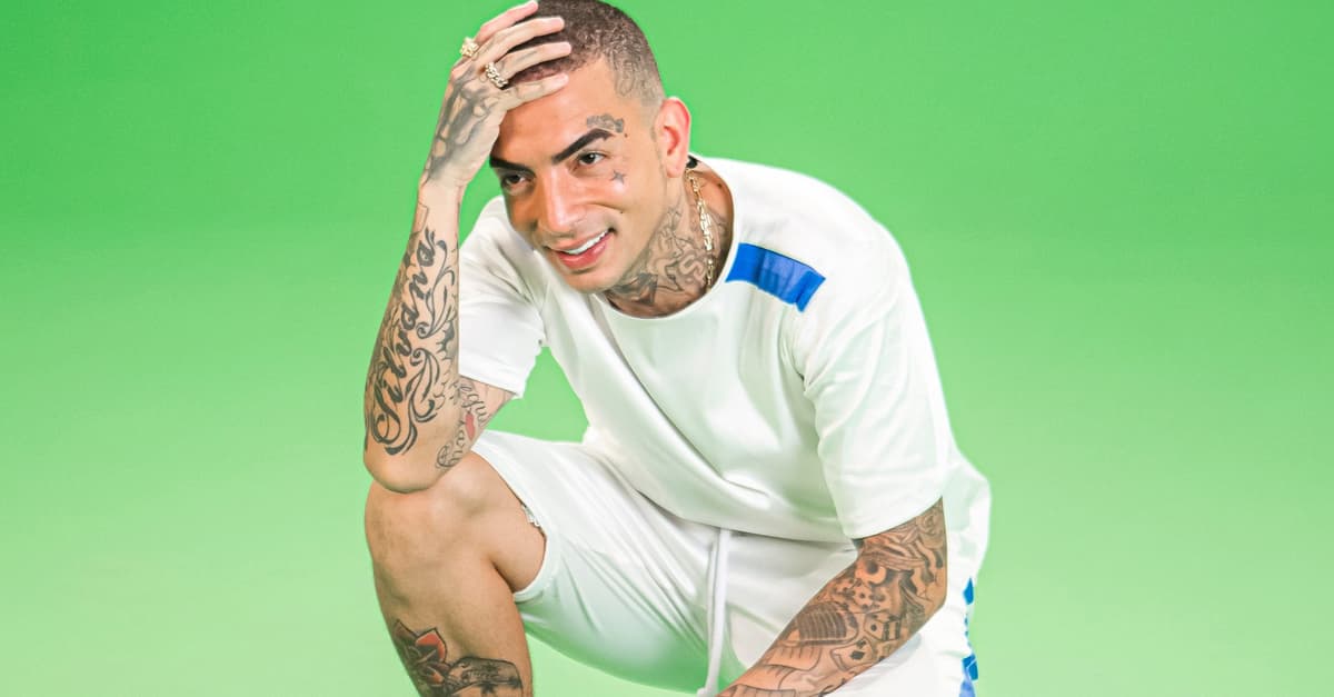 “Fluindo” | Mc Guimê aposta no pop funk em lançamento; confira!