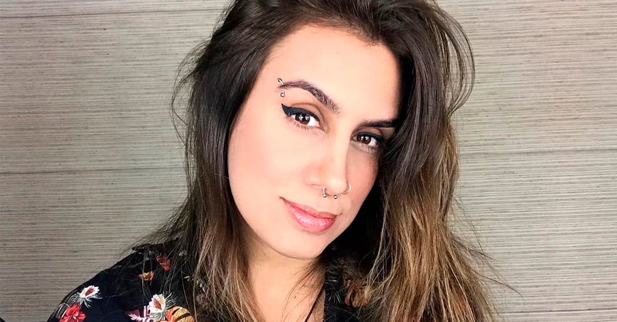 Entrevista | Thícia lança medley com grandes composições: “Me fez viajar no tempo”