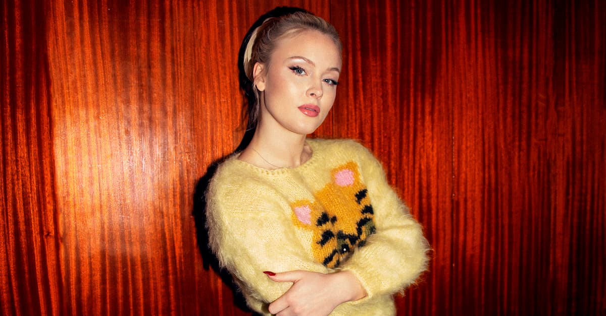 Zara Larsson apresenta as canções do “Poster Girl” em live no Dia Internacional da Mulher