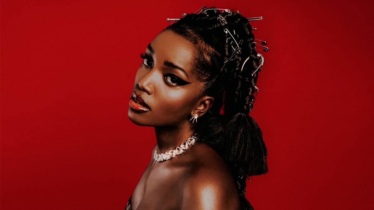 IZA lança remix de “Sem Filtro” com participação de Luccas Carlos; ouça!