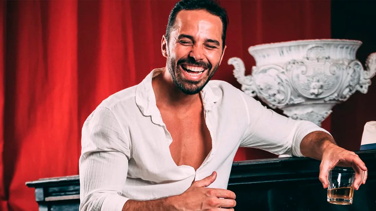 “Tim Tim”: Gui Valença, vocalista do Monobloco, lança primeiro single solo; ouça!