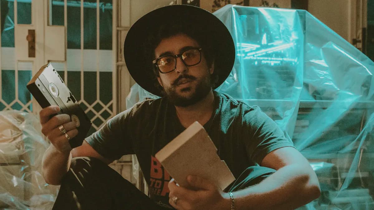 Entrevista | Zeeba lança o disco “Tudo Ao Contrário” e comenta sobre sentimento de intimidade do projeto