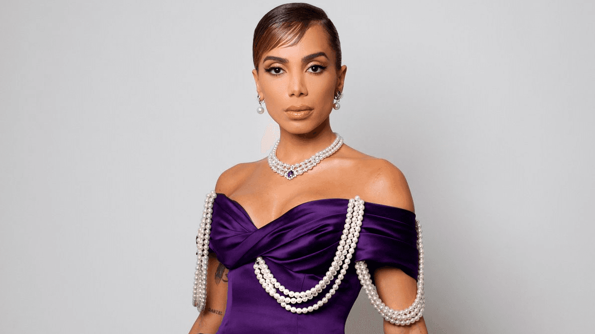 Anitta veste Moschino no Met Gala e é elogiada pelos críticos: “Deslumbrante”