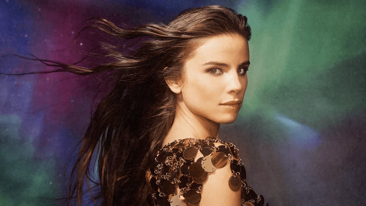 Giulia Be lança “Disco Voador”, o primeiro álbum da carreira; ouça!