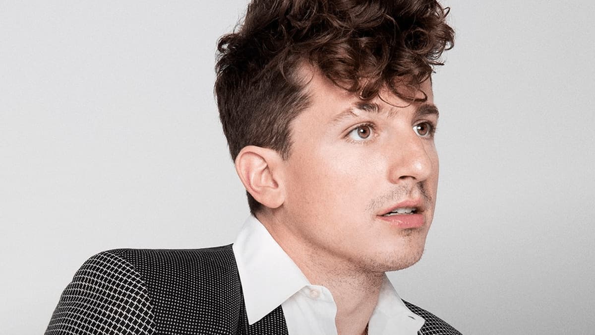 Charlie Puth anuncia show online gratuito com participação dos fãs; saiba mais!