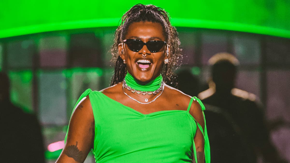 Liniker desabafa após ser acusada de destratar fãs: “Quero ter a minha vida”