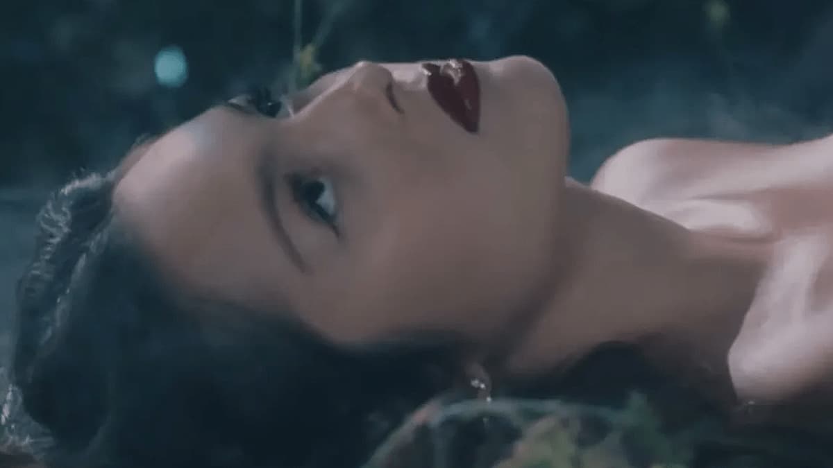 Oliva Rodrigo mergulha nos próprios sentimentos em “vampire”; assista ao clipe!