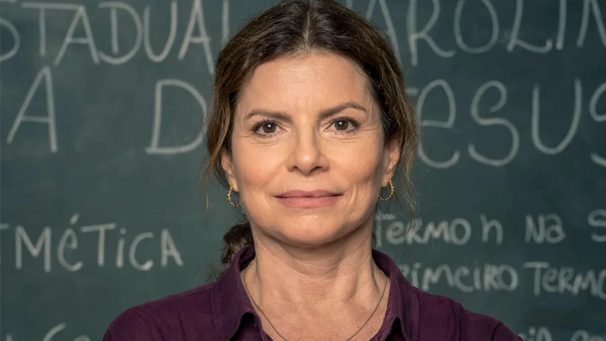 “Segunda Chamada” estreia 2ª temporada na Globo e Debora Bloch comemora: “Muito orgulho”