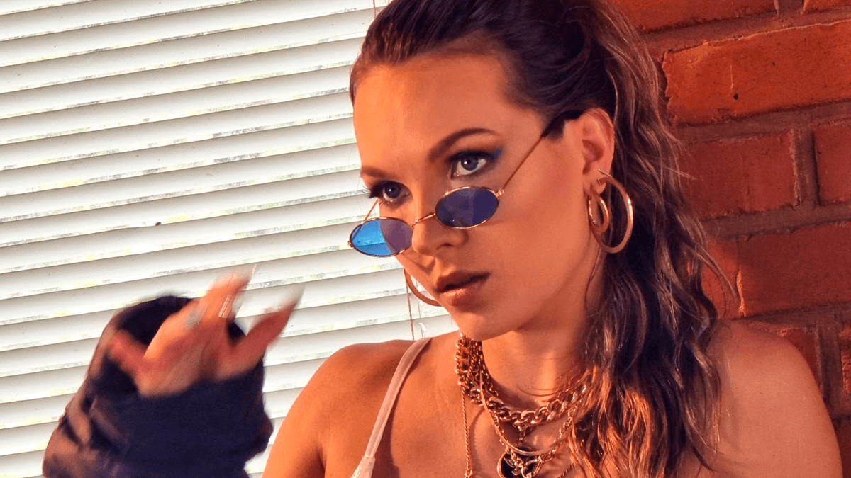 Karla Gracie esbanja beleza e sensualidade “Beijo Doce”